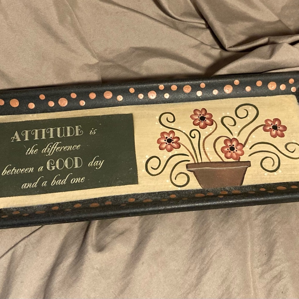 Charming Floral Attitude Plaque in Black and Cream